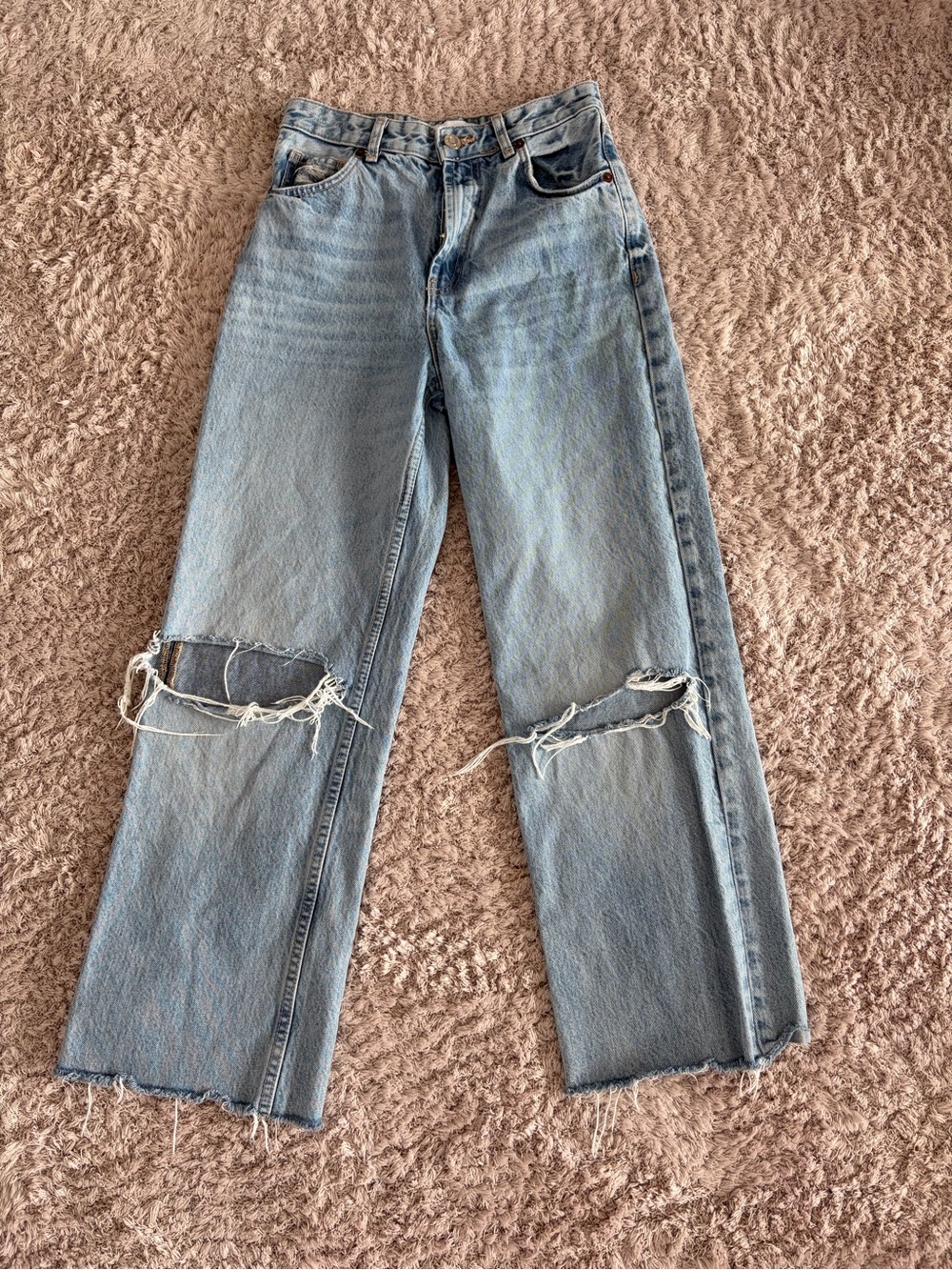 Zara Ripped Jeans Super Cute Size 4